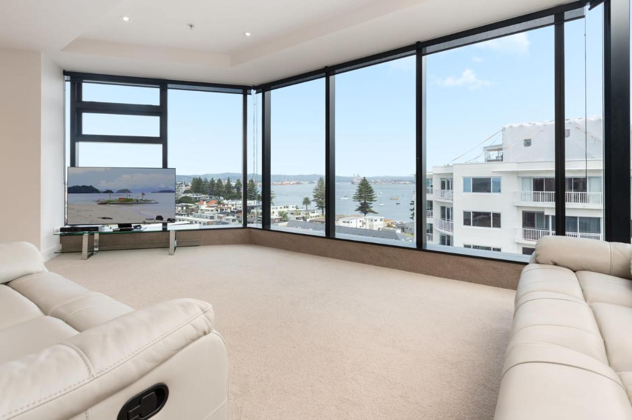 Superb Elevated Views Of Harbour With Heated Pool, Gym & Parking Lägenhet Mount Maunganui Exteriör bild