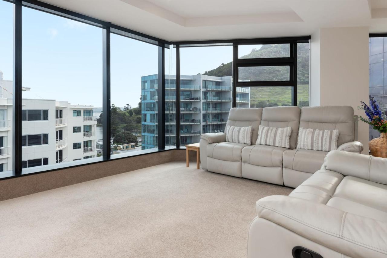 Superb Elevated Views Of Harbour With Heated Pool, Gym & Parking Lägenhet Mount Maunganui Exteriör bild