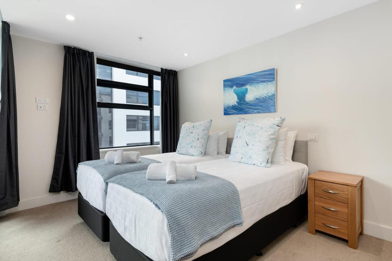 Superb Elevated Views Of Harbour With Heated Pool, Gym & Parking Lägenhet Mount Maunganui Exteriör bild