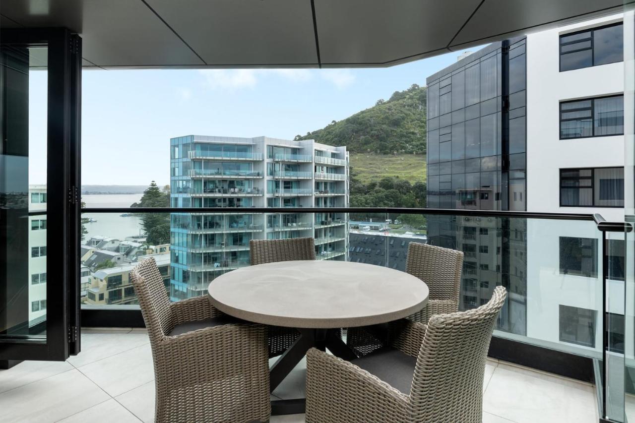 Superb Elevated Views Of Harbour With Heated Pool, Gym & Parking Lägenhet Mount Maunganui Exteriör bild